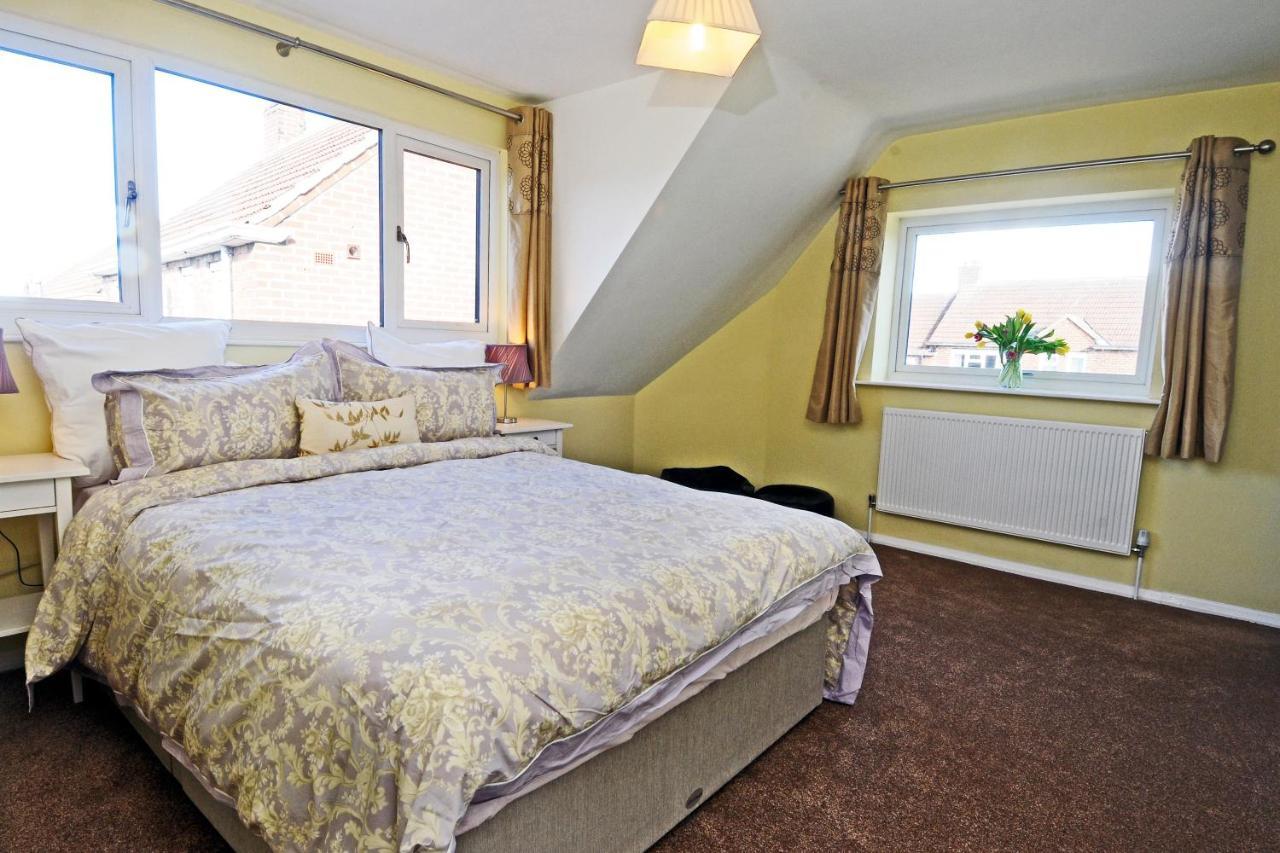 Whitby Spacious Rugby Field Cottage With Off-Street Parking And Ev Fast Point For Electric Cars Exterior photo